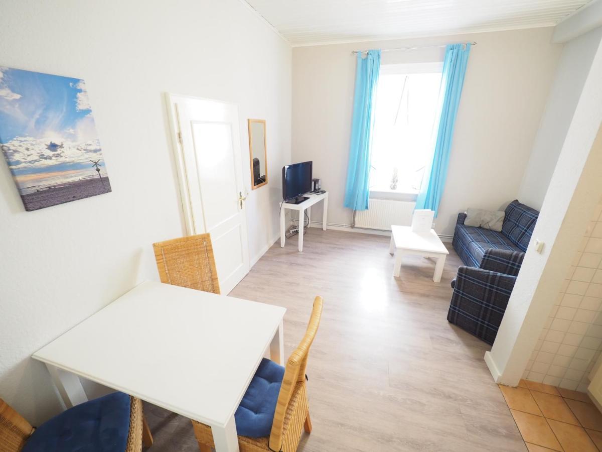 Haus Neptun App. 2 Apartment Westerland Bagian luar foto