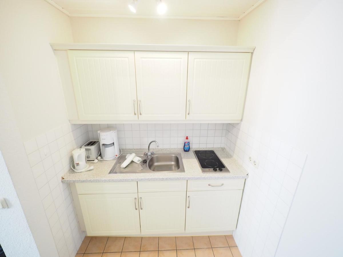 Haus Neptun App. 2 Apartment Westerland Bagian luar foto