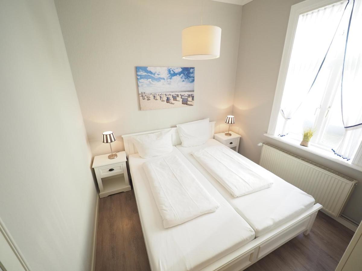 Haus Neptun App. 2 Apartment Westerland Bagian luar foto