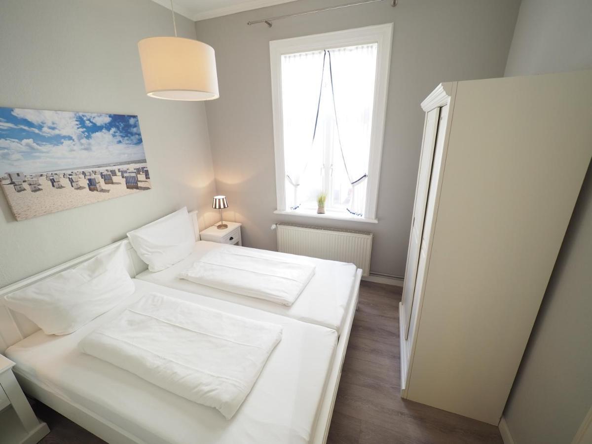 Haus Neptun App. 2 Apartment Westerland Bagian luar foto
